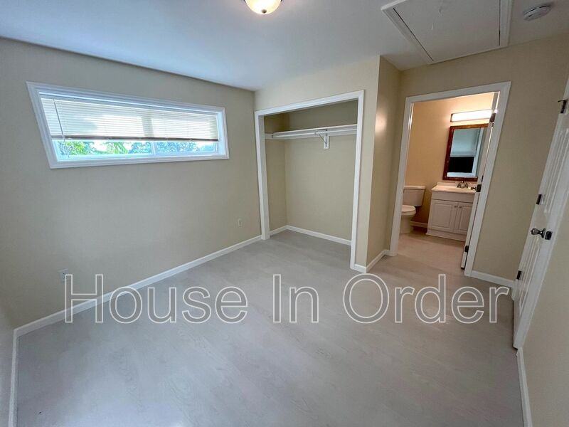 307 8th Ave E #203 - Photo 6 of 8