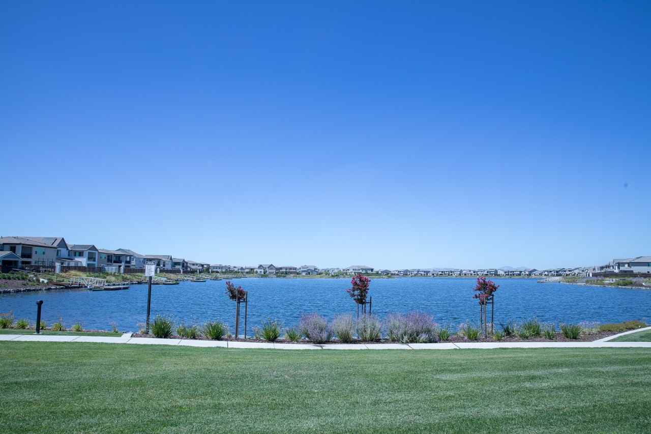 2767 Mulholland Dr - Photo 2 of 35