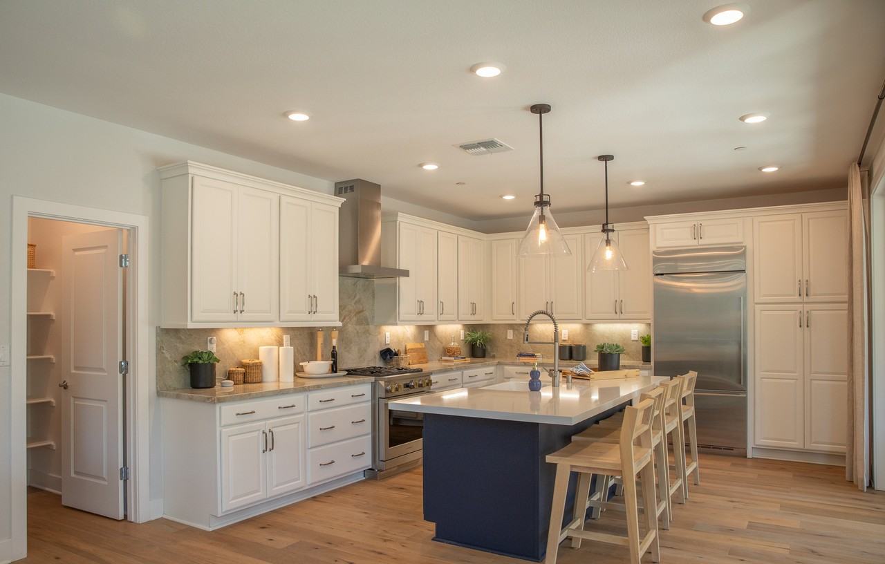 2767 Mulholland Dr - Photo 5 of 35