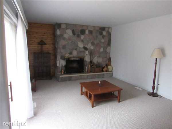 6119 Crest Rd - Photo 2 of 15