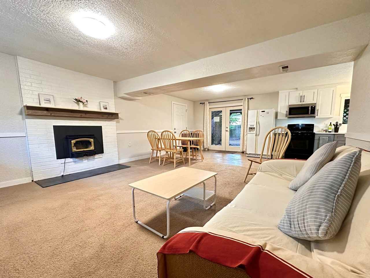 12030 Northeast 144th Street - Photo 4 of 30