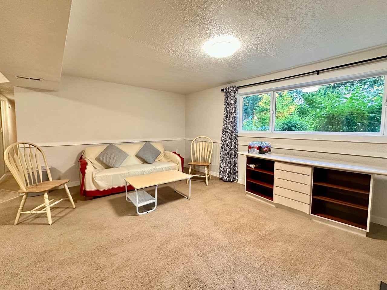 12030 Northeast 144th Street - Photo 5 of 30