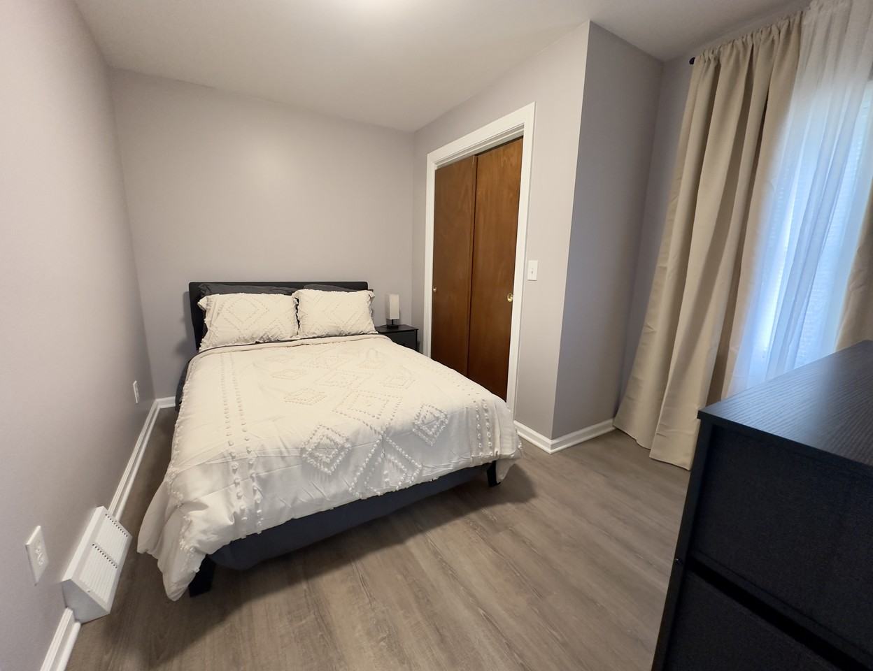 499 Pawling Ave - Photo 5 of 8