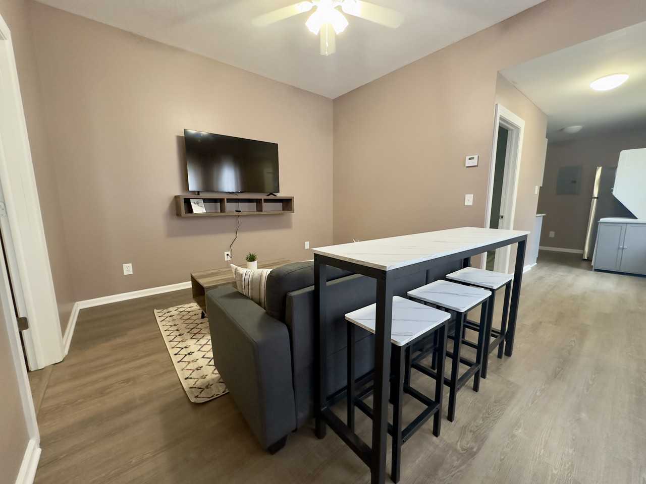 499 Pawling Ave - Photo 7 of 8