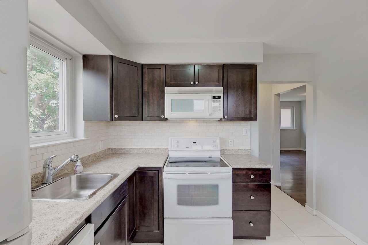 669 Shakespeare Avenue - Photo 7 of 20