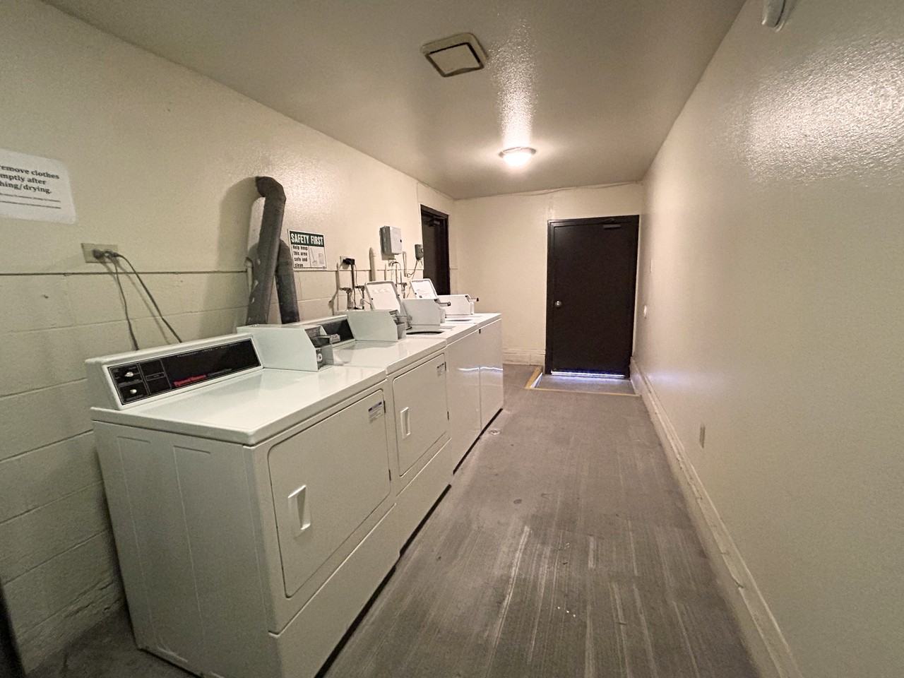 10827 Morrison Street - Photo 4 of 5