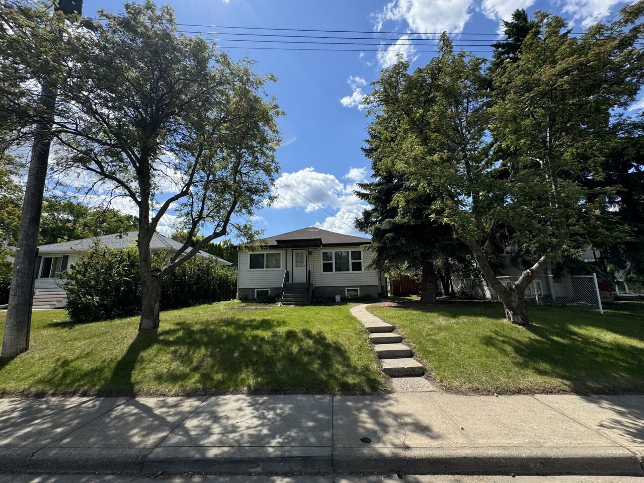 5435 39 Street #A - Photo 2 of 8