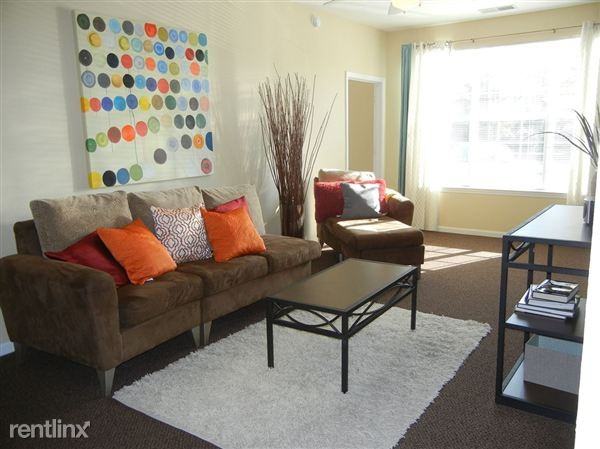 Huntsville Place Apartments - Photo 3 of 9