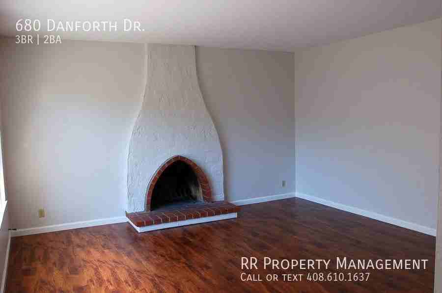 680 Danforth Dr - Photo 3 of 12