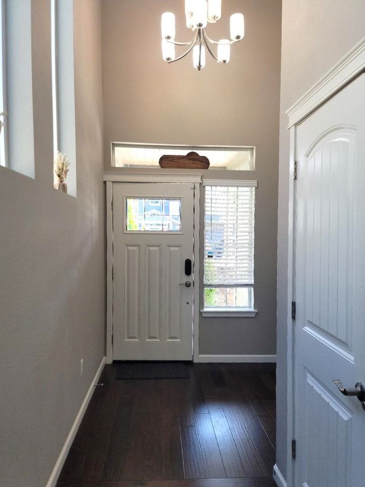 3815 Portside Dr - Photo 3 of 27