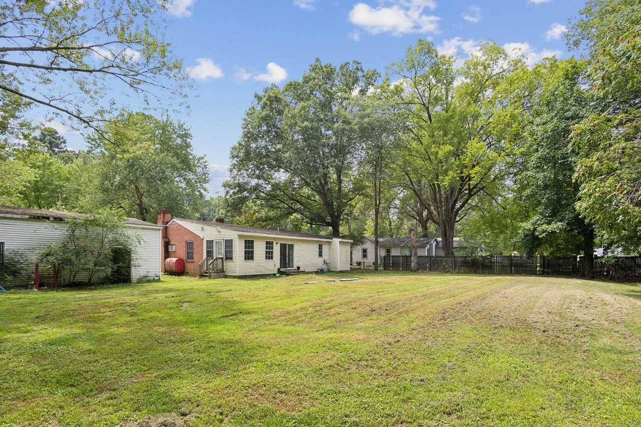 11300 Gwathmey Church Rd - Photo 3 of 23