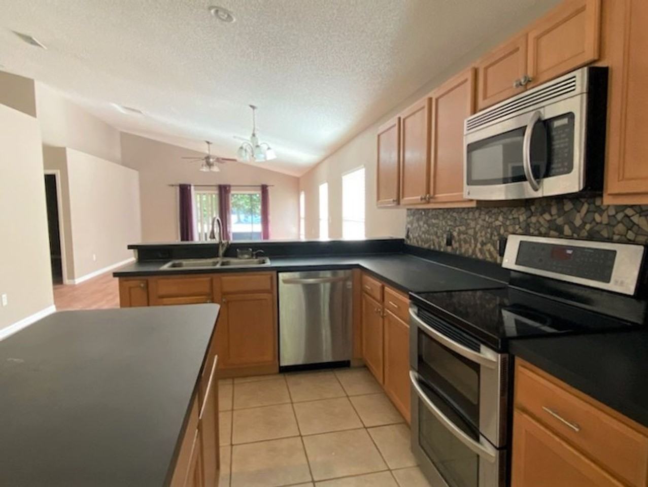 608 Gilmore Stage Rd - Photo 3 of 18