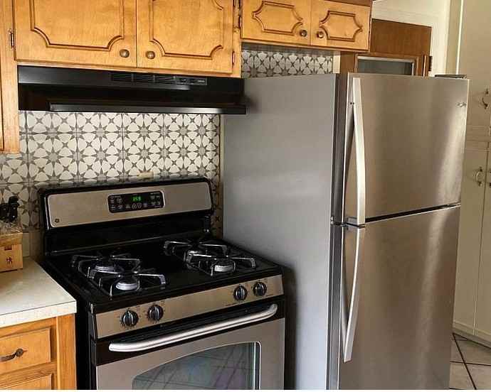 8020 Mineola Dr - Photo 2 of 4