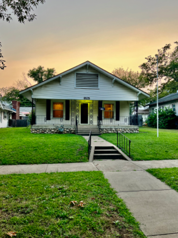 925 Se Delaware Ave - Photo 3 of 18