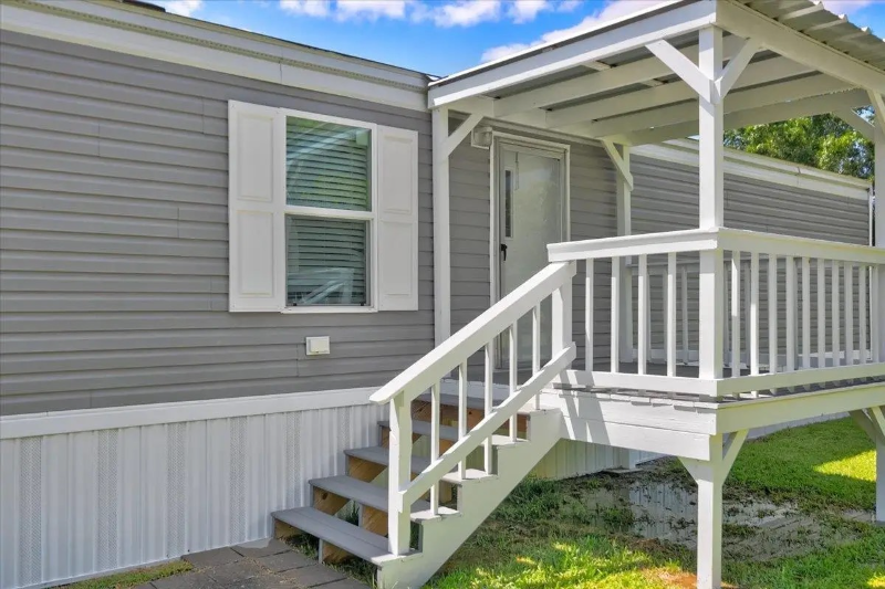 2355 Indian Hill Dr - Photo 2 of 11