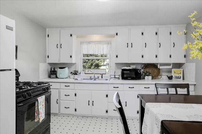 121 S 25th St - Photo 5 of 15