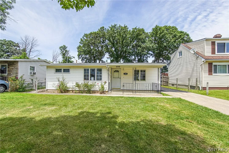 222 Dupont Avenue - Photo 2 of 20