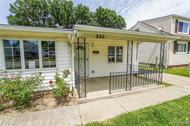 222 Dupont Avenue - Photo 3 of 20