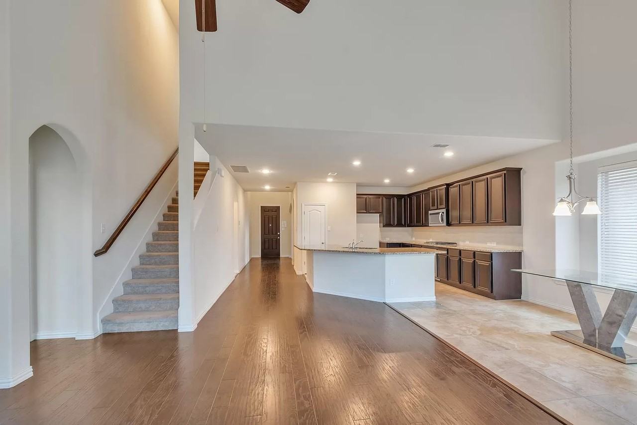 995 Canterbury Ln #NA - Photo 3 of 17