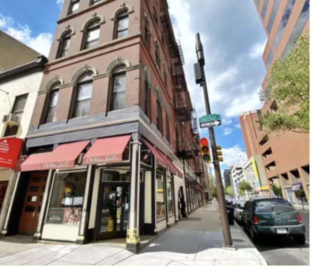 701 Chestnut St #4R - Photo 3 of 22