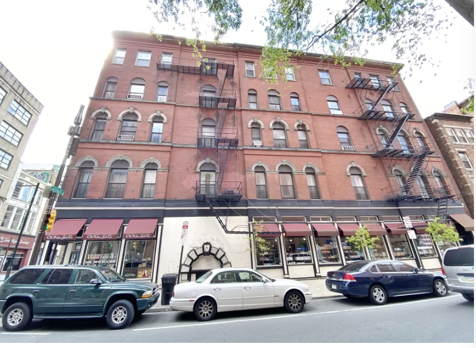 701 Chestnut St #4R - Photo 2 of 22