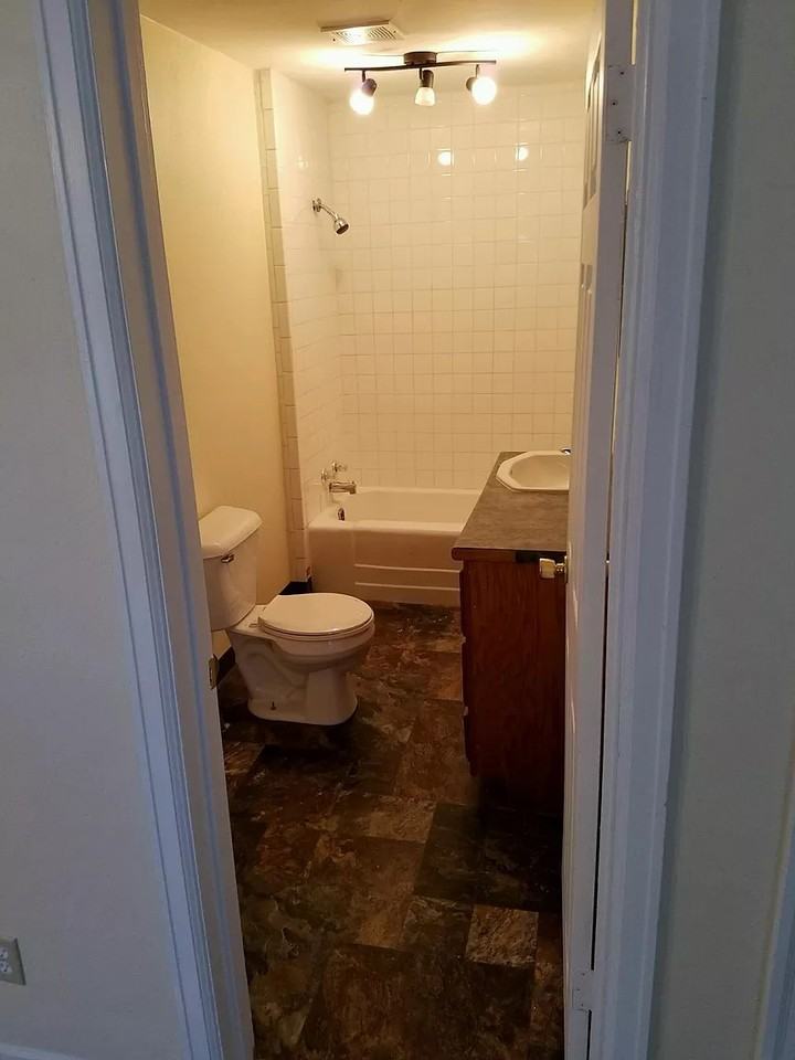 333 E Greenview Ave #NA - Photo 3 of 7