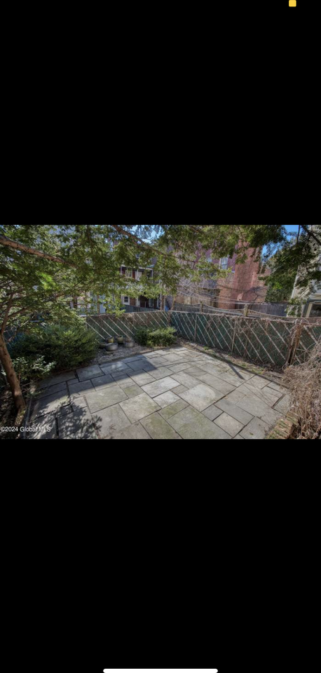 138 Lancaster St - Photo 2 of 9