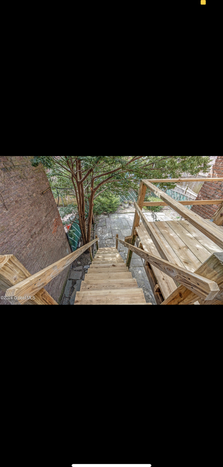 138 Lancaster St - Photo 6 of 9