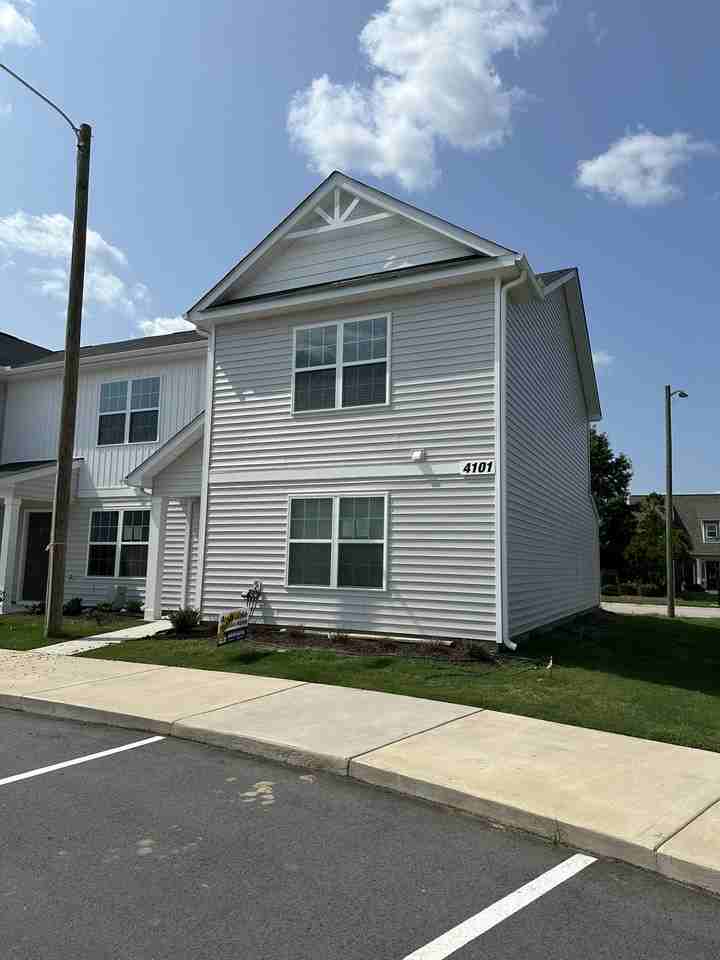 4101 Laurel Ridge Dr #G - Photo 5 of 25