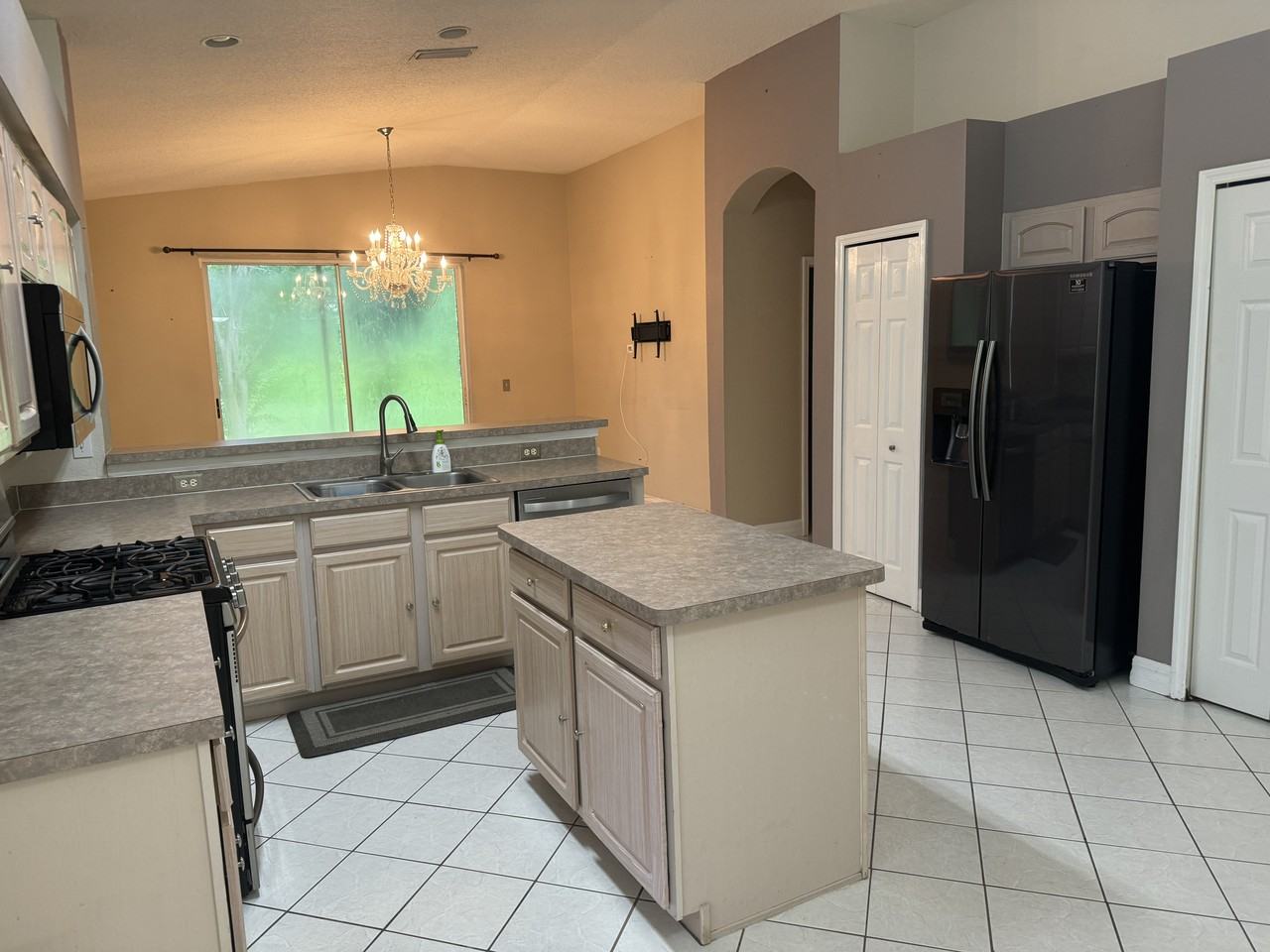 8404 Fenwick Ave #NA - Photo 2 of 26
