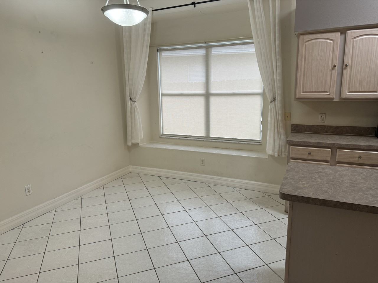 8404 Fenwick Ave #NA - Photo 5 of 26