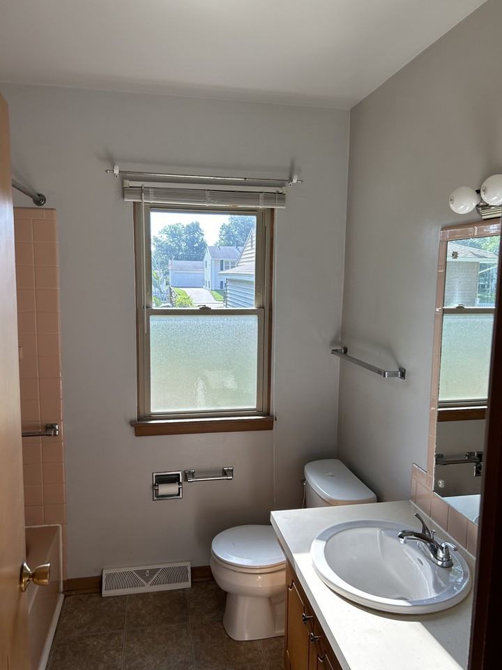 411 34th Ave #1 - Photo 3 of 8