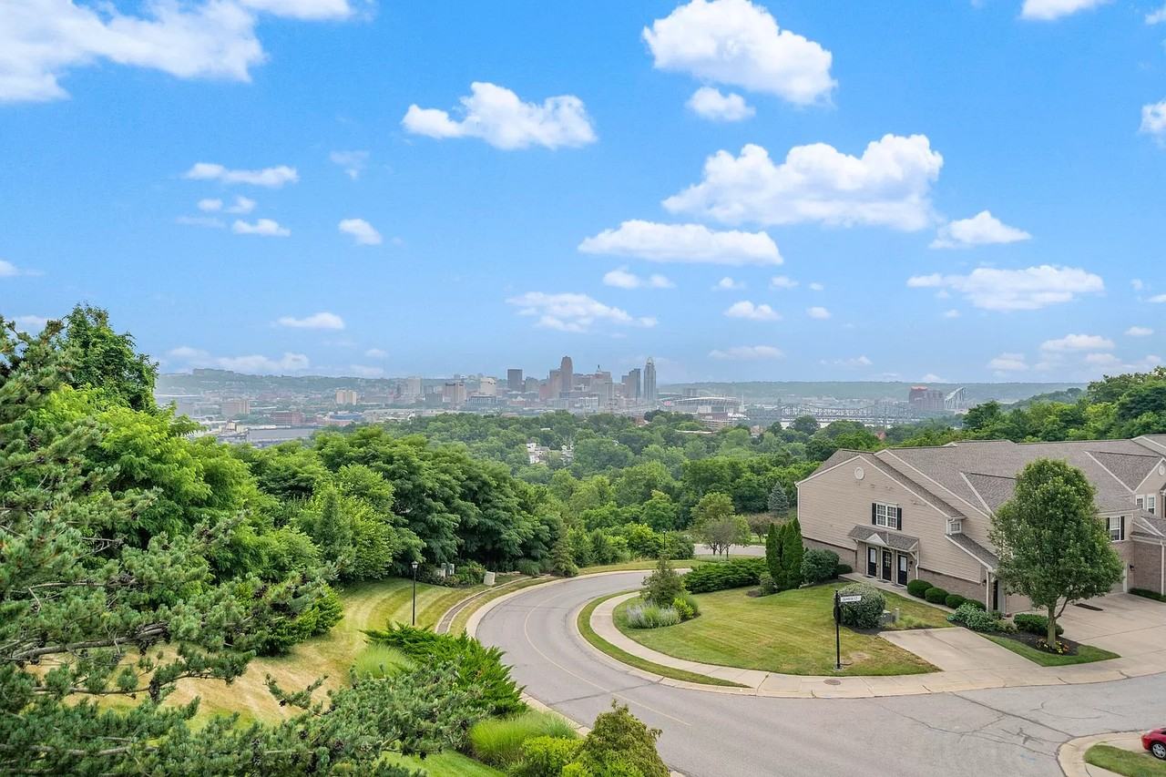 422 Breezewood Ct #305 - Photo 3 of 30