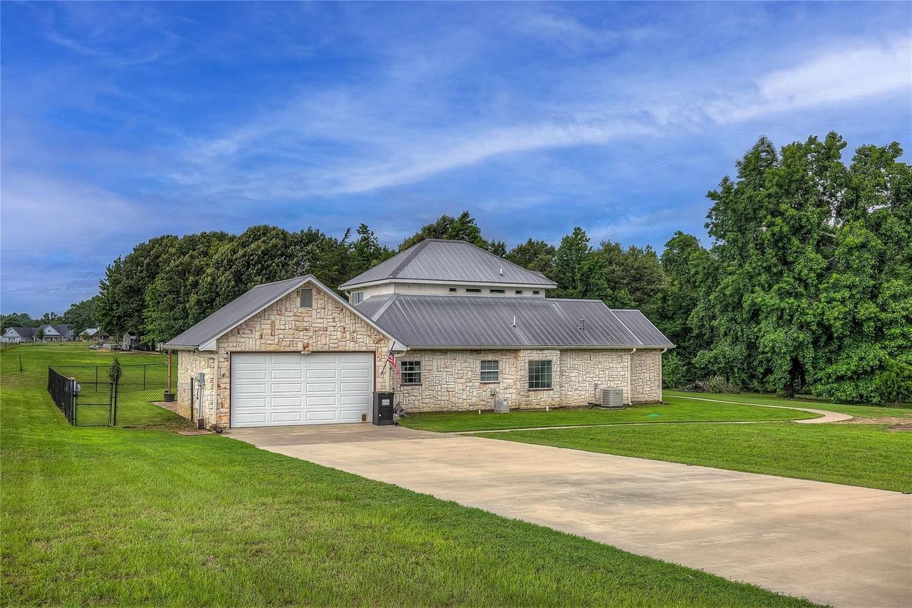 1028 Rs County Road 4261 #NA - Photo 2 of 18