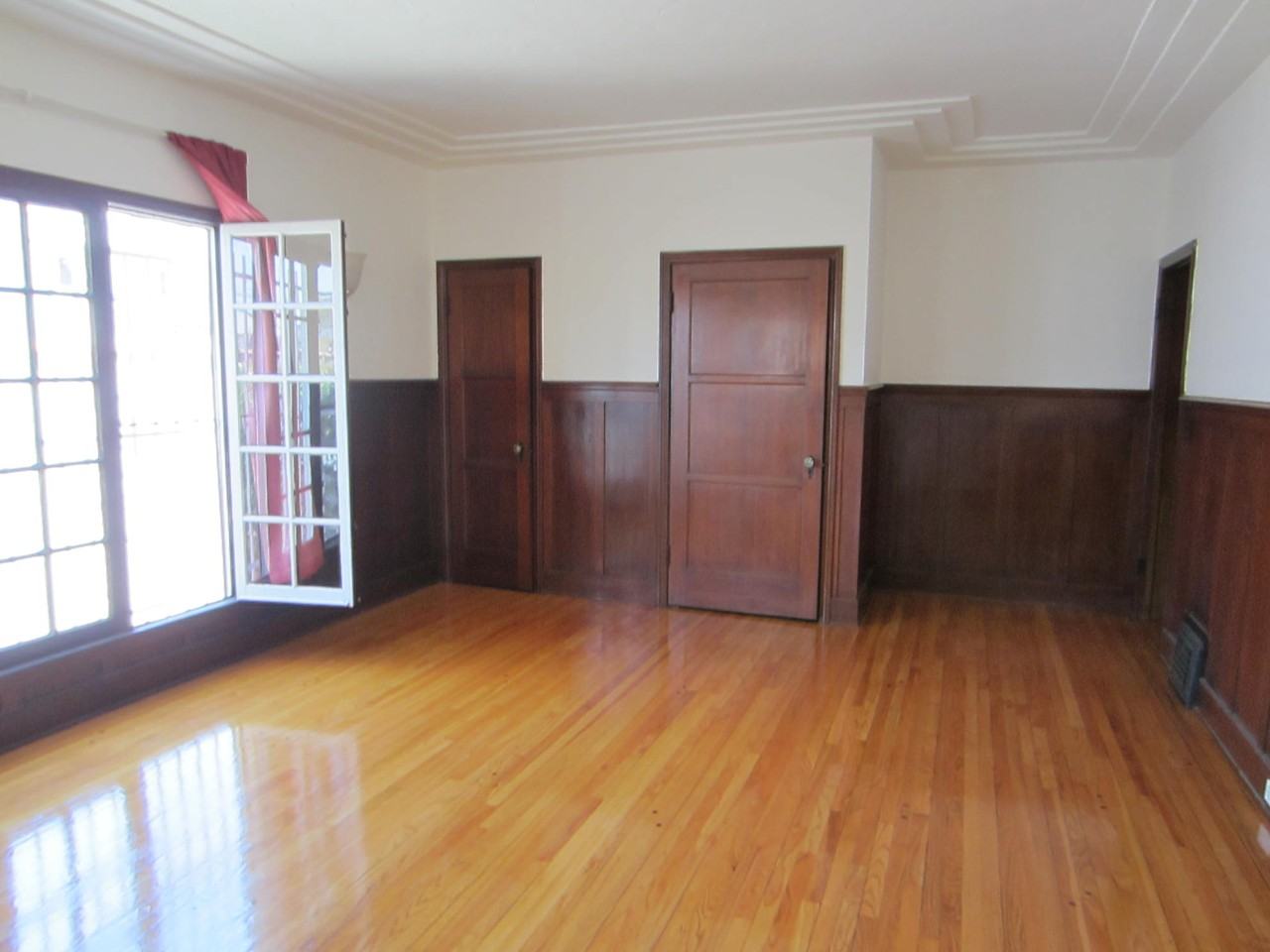 115 N. Sweetzer Ave. - Photo 2 of 10