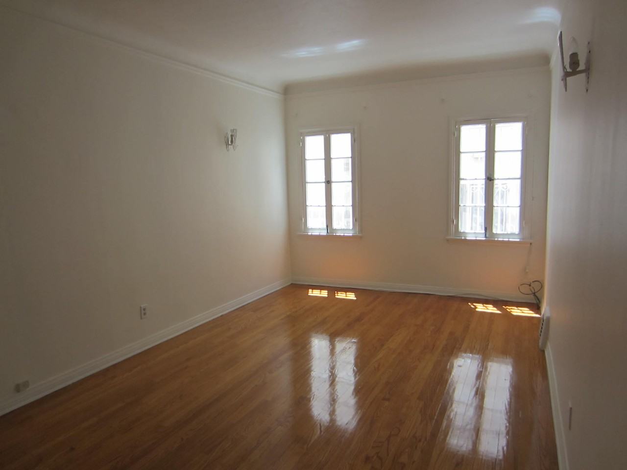 115 N. Sweetzer Ave. - Photo 3 of 10