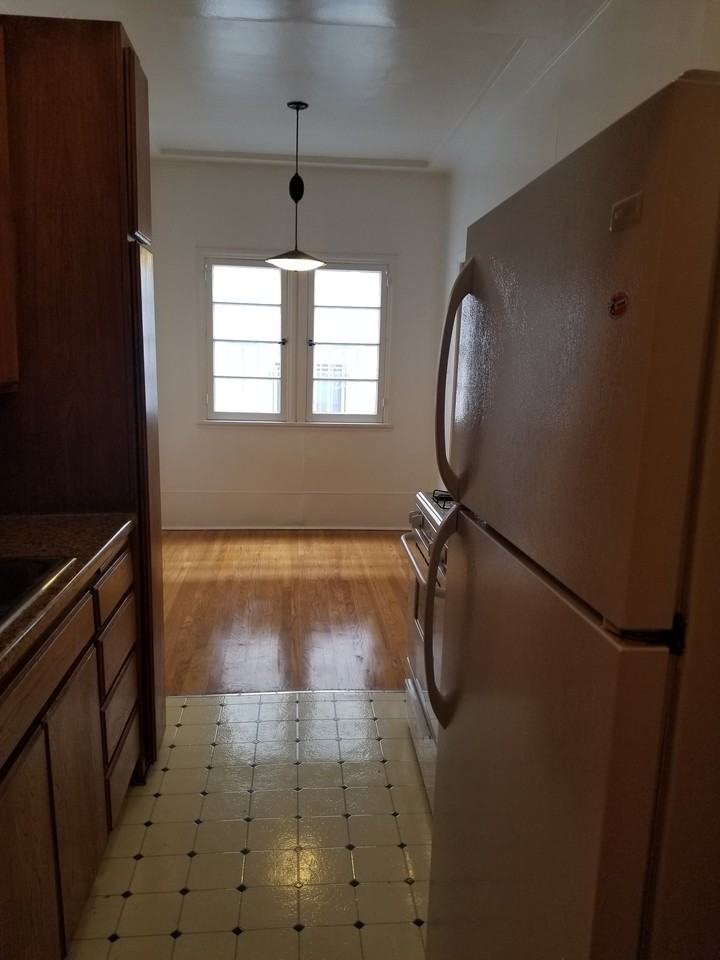 115 N. Sweetzer Ave. - Photo 7 of 10