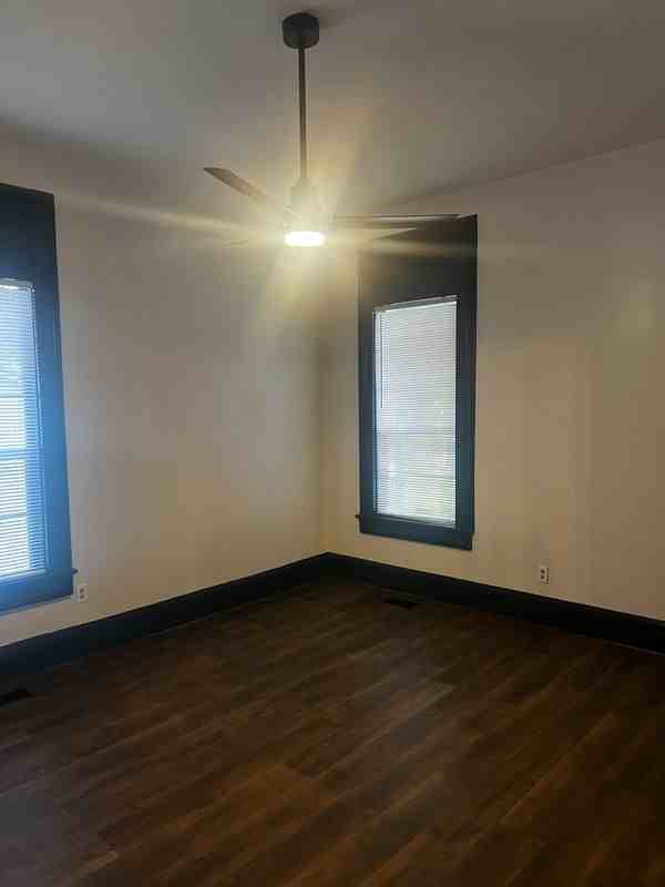 928 Kirkwood Ave - Photo 7 of 14