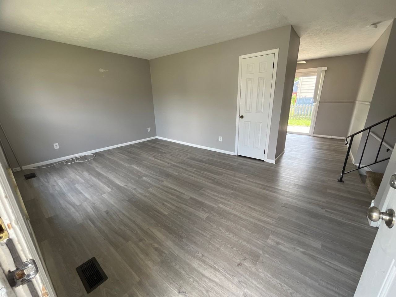 615 Moss Oak Ave - Photo 3 of 20
