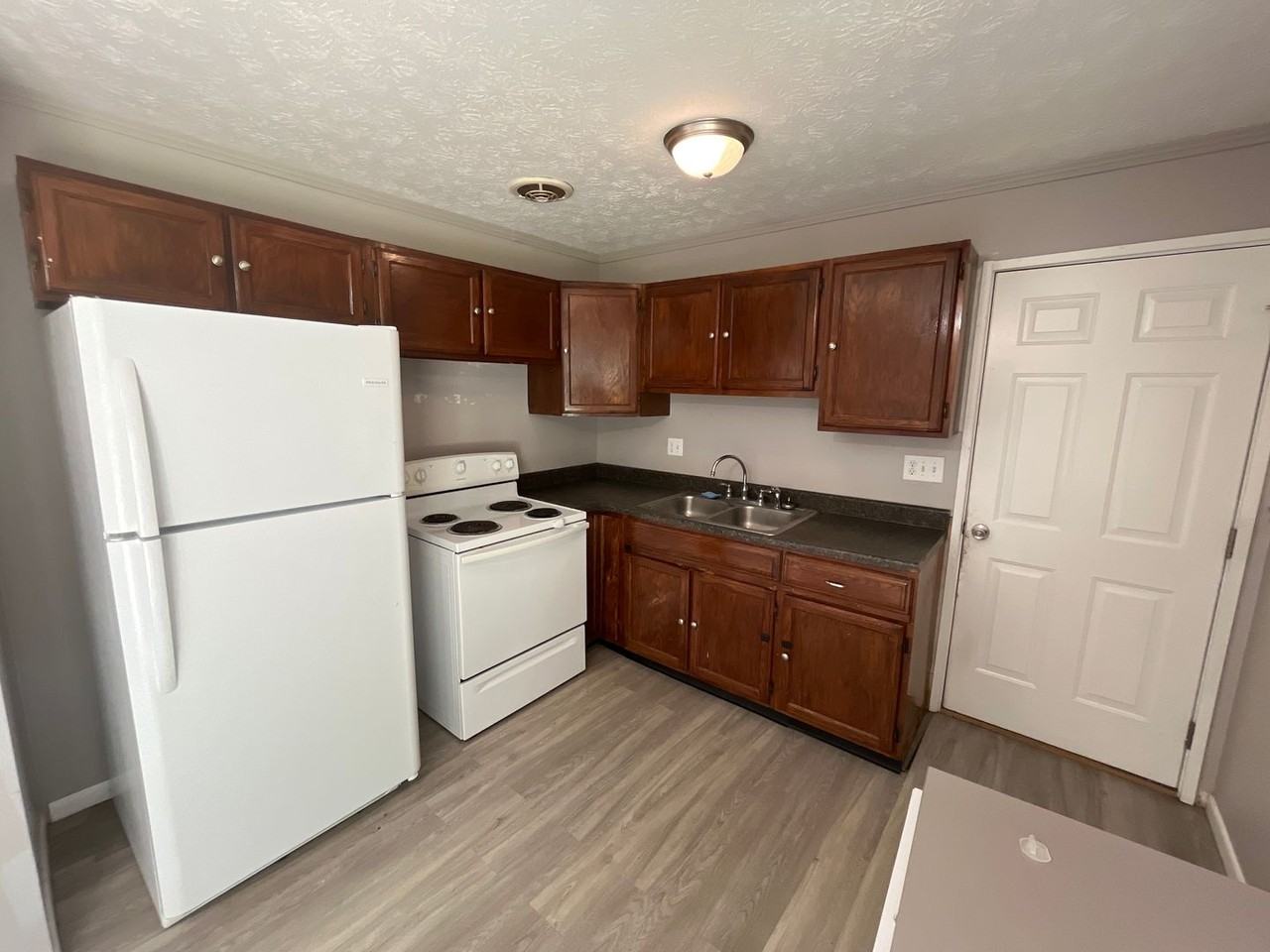 615 Moss Oak Ave - Photo 5 of 20