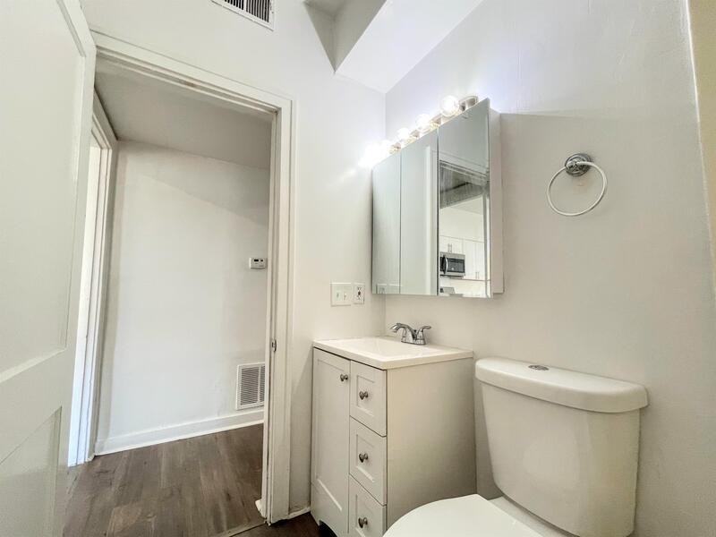 7211 Richmond Pl #1W - Photo 7 of 13