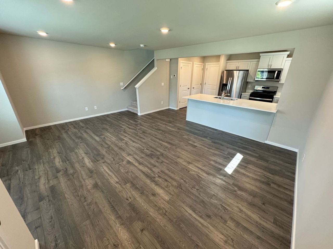 4330 Savannah Loop Ne - Photo 3 of 18