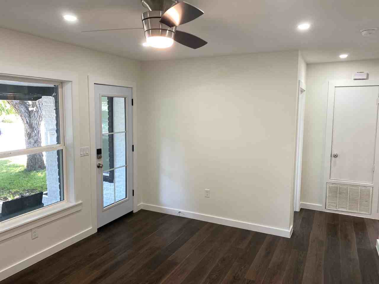 1909 Frazier Ave - Photo 3 of 14