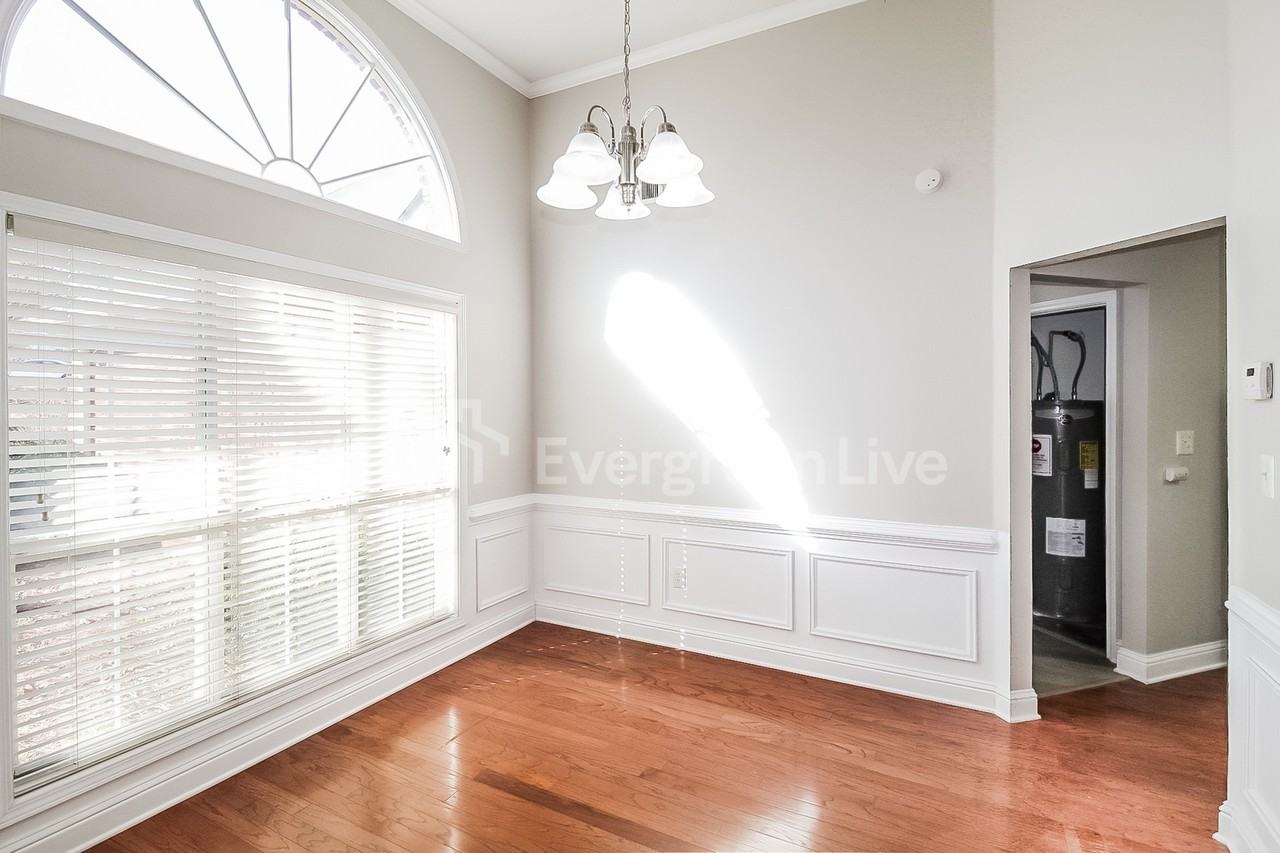 20 Wisteria Way - Photo 4 of 19