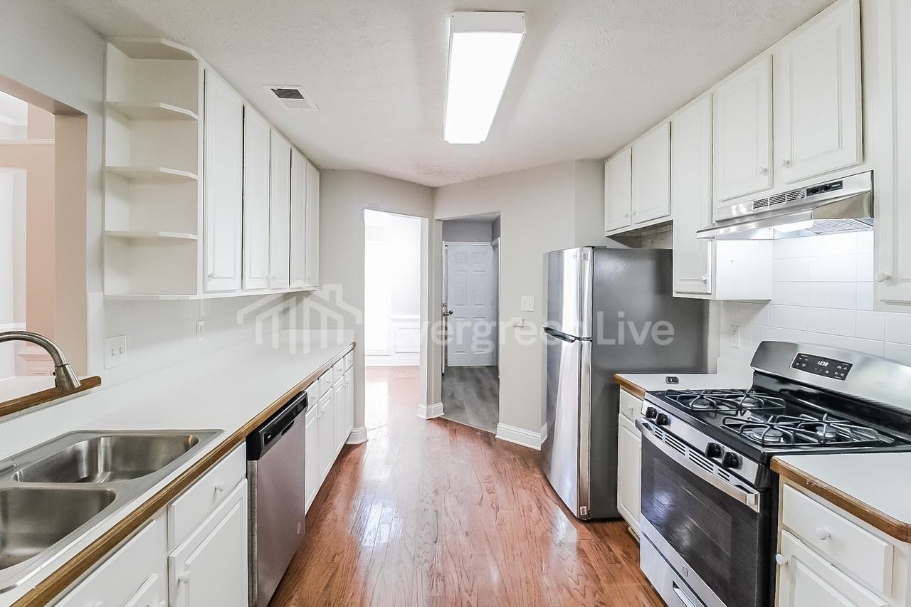 20 Wisteria Way - Photo 7 of 19