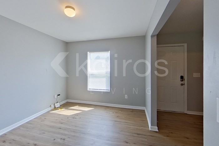 2533 Naples Ln - Photo 2 of 22