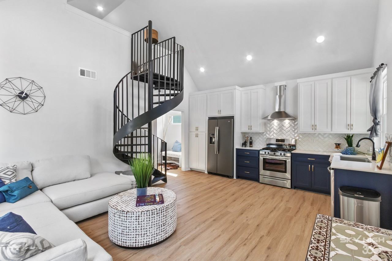 209 E 13th St #NA - Photo 6 of 27