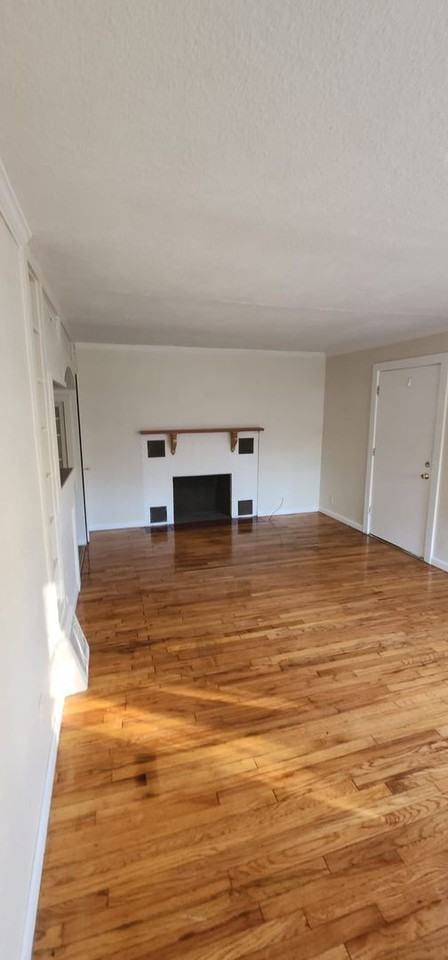 829 S Lake Dr - Photo 2 of 10
