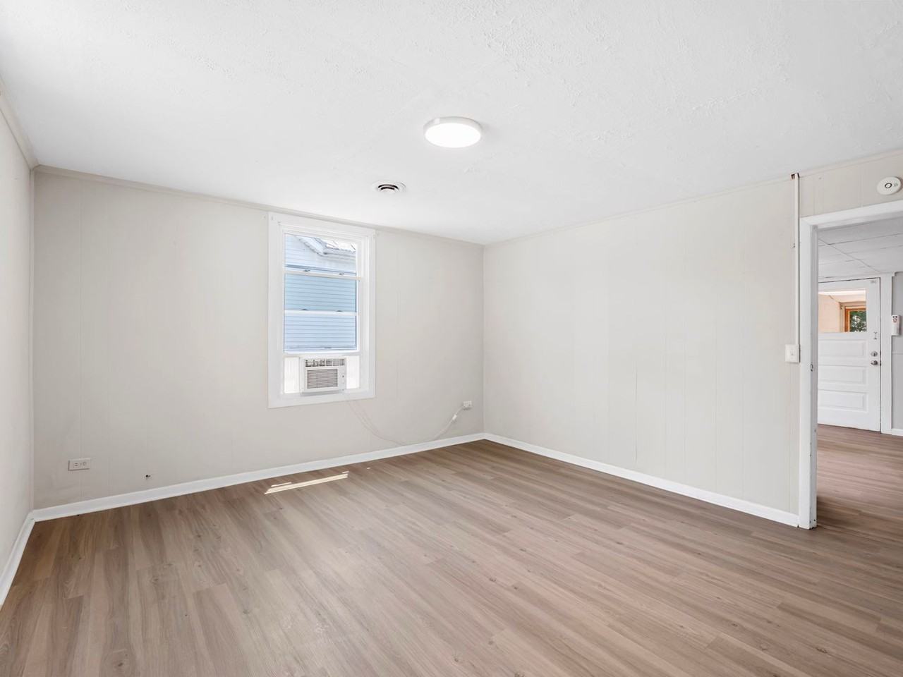 2226 Russell Ave Sw - Photo 5 of 26