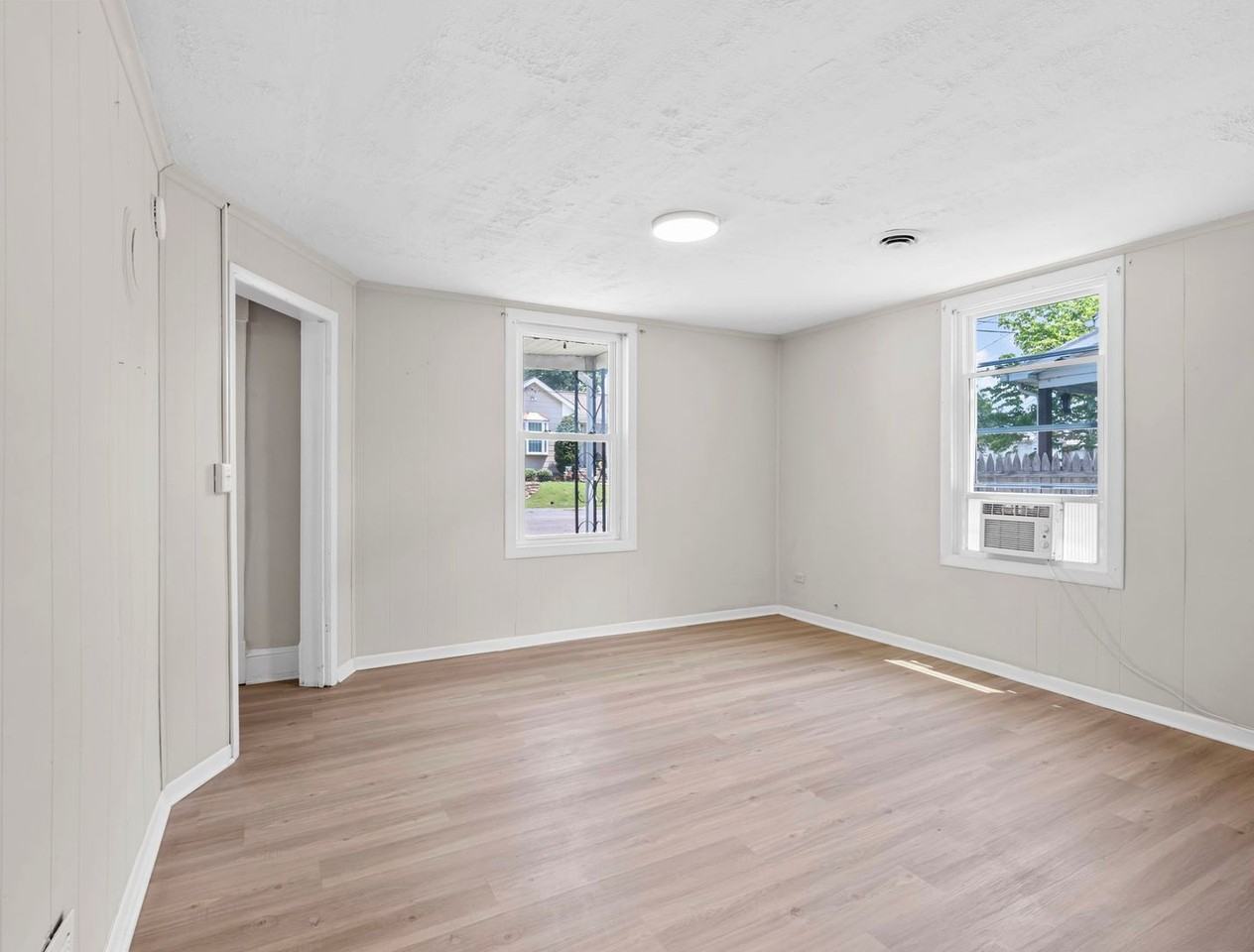 2226 Russell Ave Sw - Photo 7 of 26